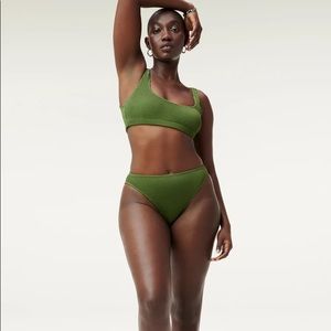 Good American green bathing suit set